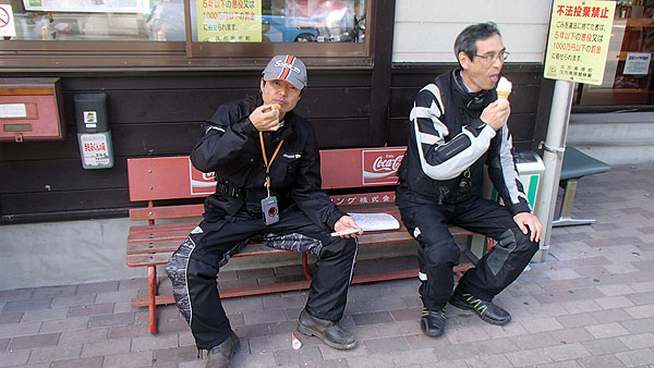 ＯＫＡＢＥさんとボルドーさん